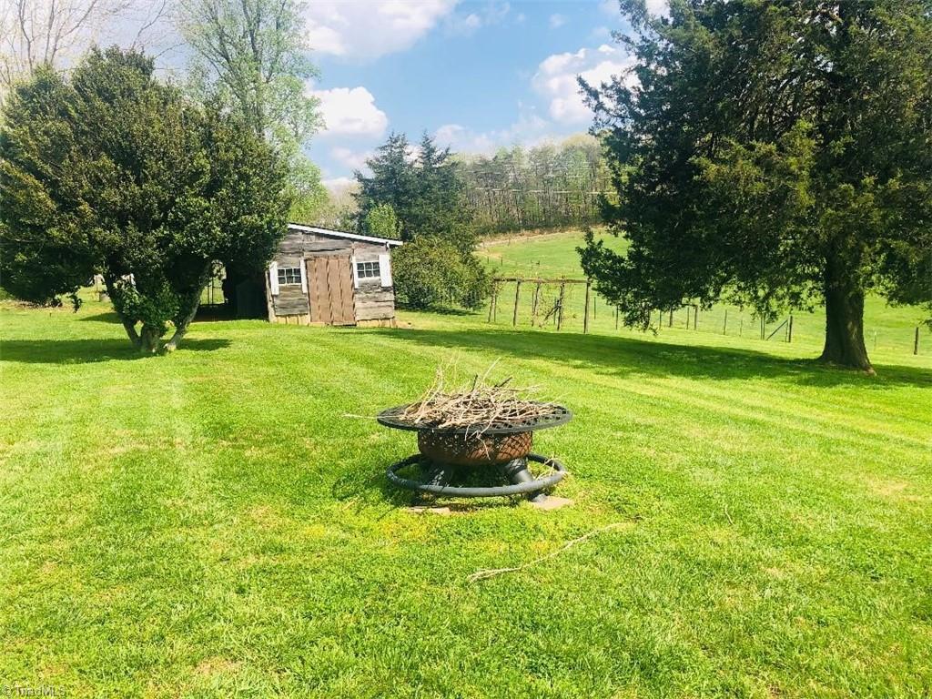 106 Cook School Road Pilot Mountain, NC 27041 - Photo 7 of 16 Gallery Image 7