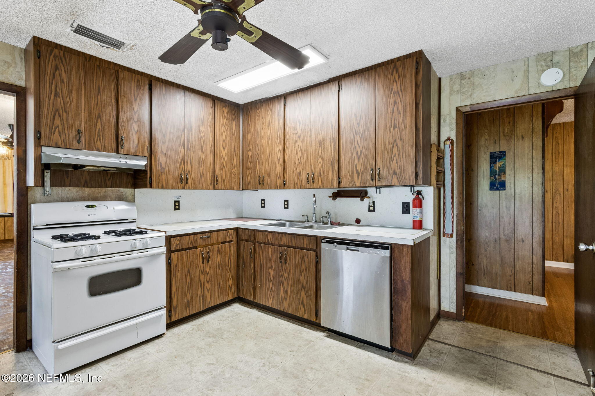 1826 Faye Road Jacksonville, FL 32218 - Photo 14 of 74 13-web-or-mls-1826 Faye Road-13