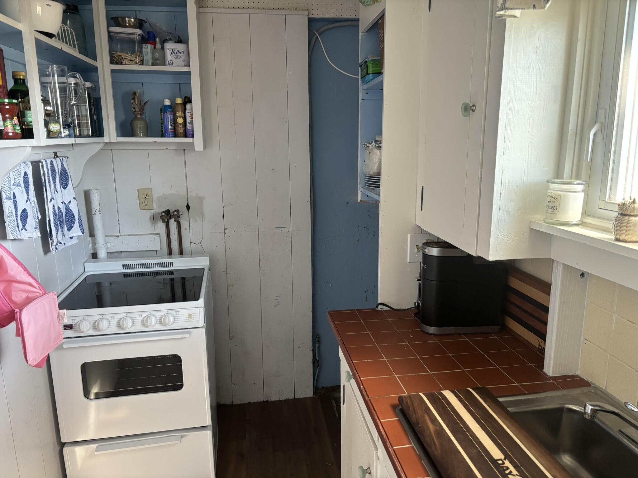 260 Kendrick Avenue, Unit 5 Wellfleet, MA 02667 - Photo 11 of 17 KItchen