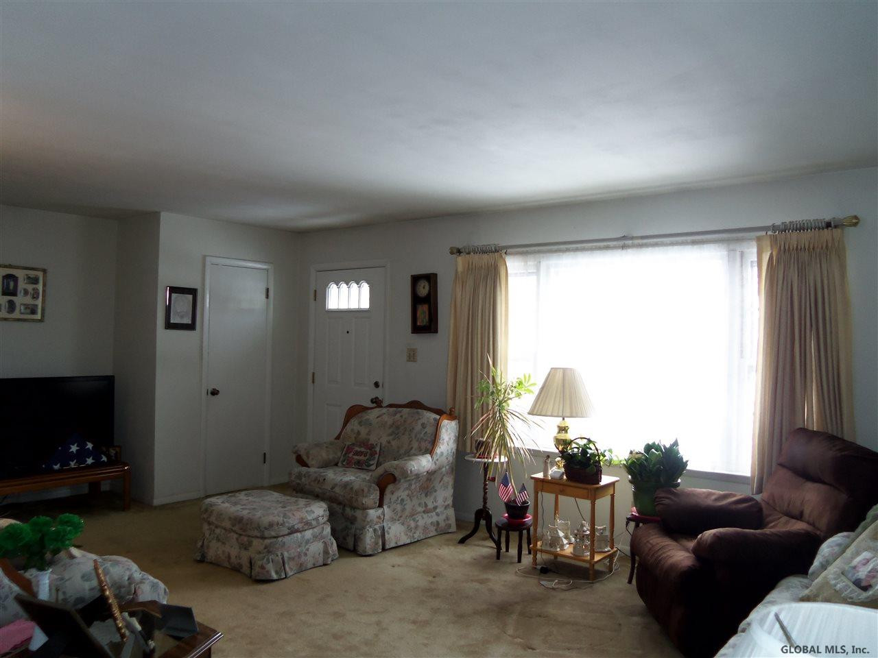 1152 Butler Street Rotterdam, NY 12303 - Photo 3 of 17 Photo 3