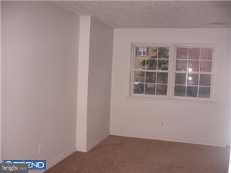 18 Eaves Mill Road Medford, NJ 08055 - Photo 3 of 8 Living Room