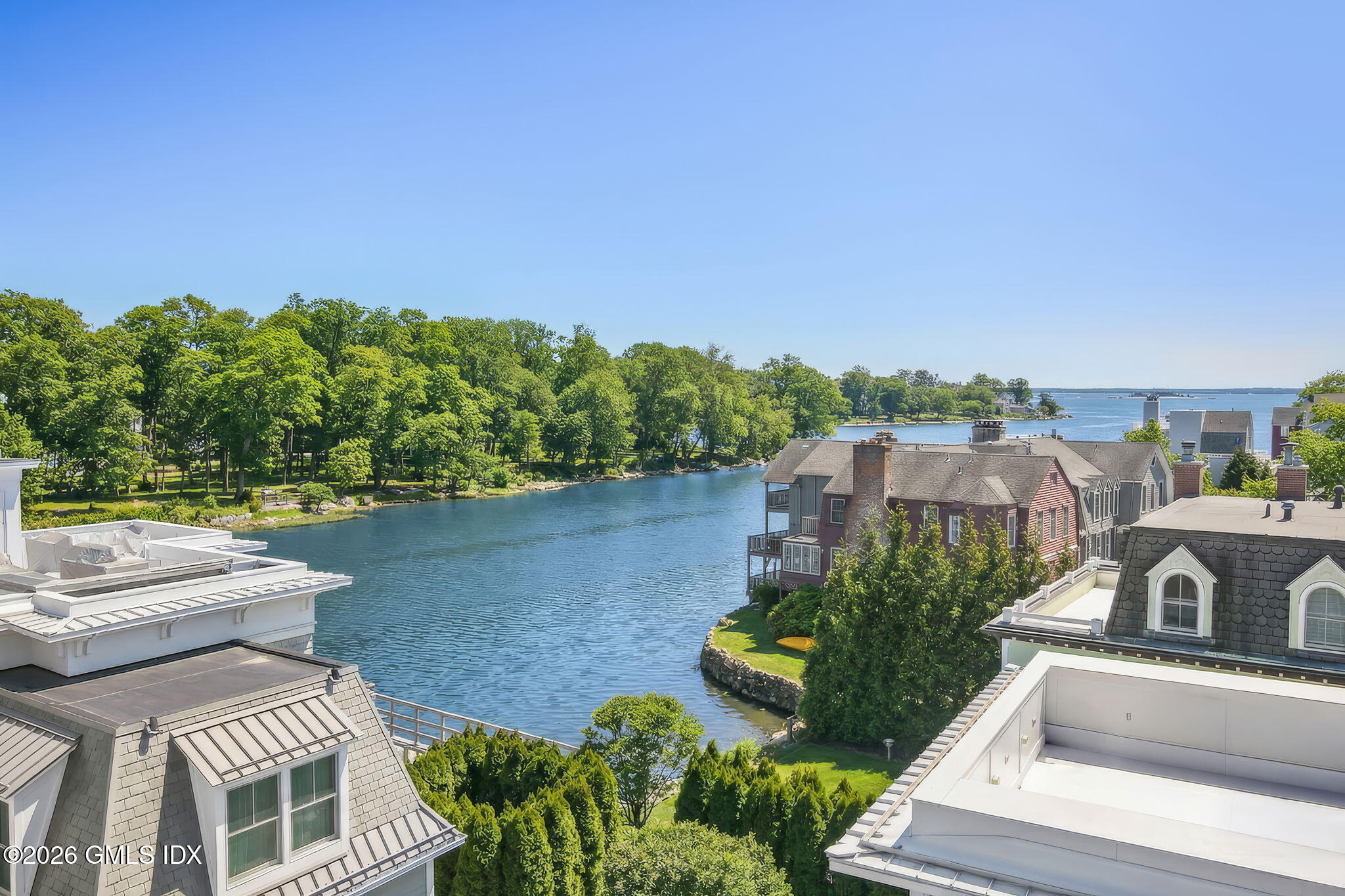 2 Oneida Drive, Unit C2 Greenwich, CT 06830 - Photo 23 of 31 Rooftop Views