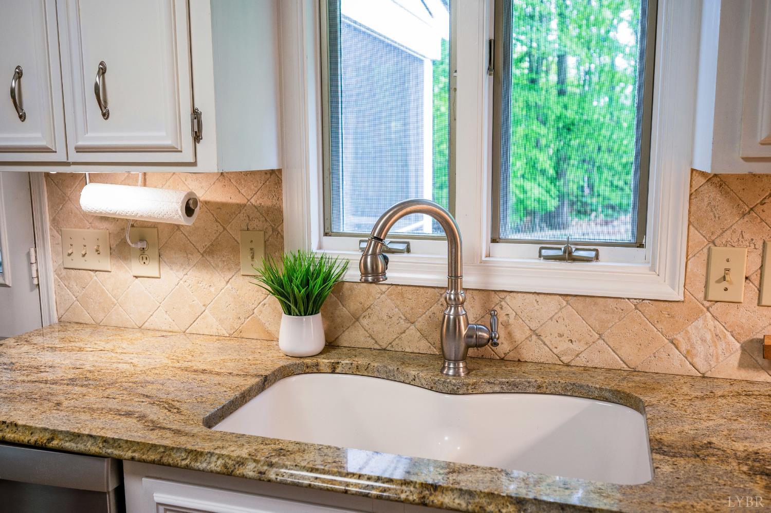 3552 Round Hill Road Lynchburg, VA 24503 - Photo 13 of 51