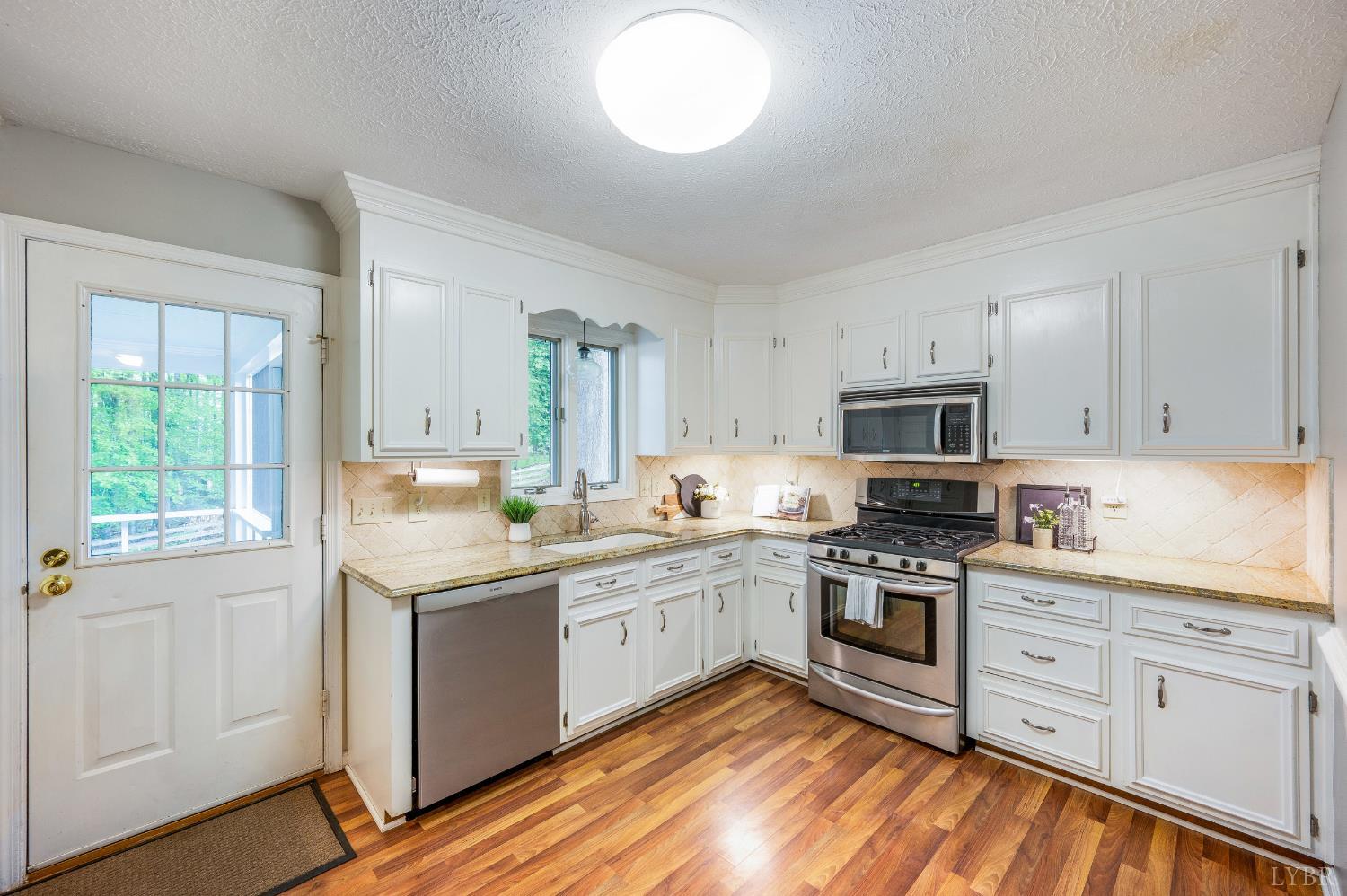 3552 Round Hill Road Lynchburg, VA 24503 - Photo 9 of 51