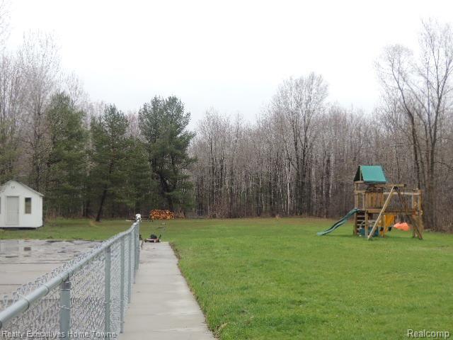2136 Dunlap Road Smiths Creek, MI 48074 - Photo 3 of 6 DSCN1947.jpg