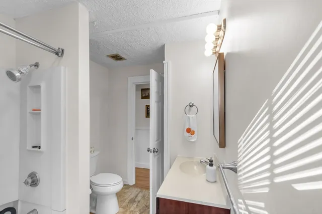 $1,950 | 36 Kulig Street, Springfield, MA 01104