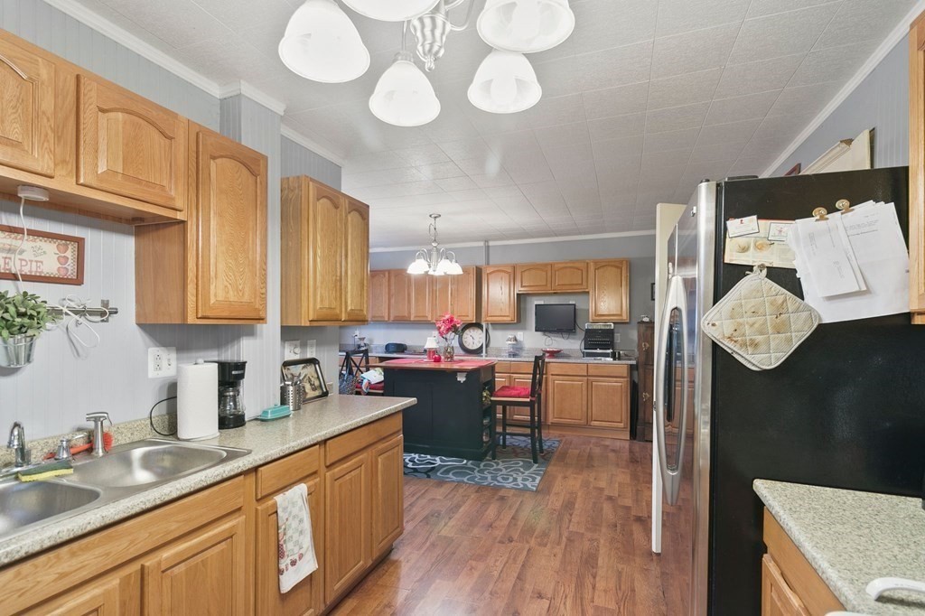 41 Newhall Street Springfield, MA 01109 - Photo 16 of 25