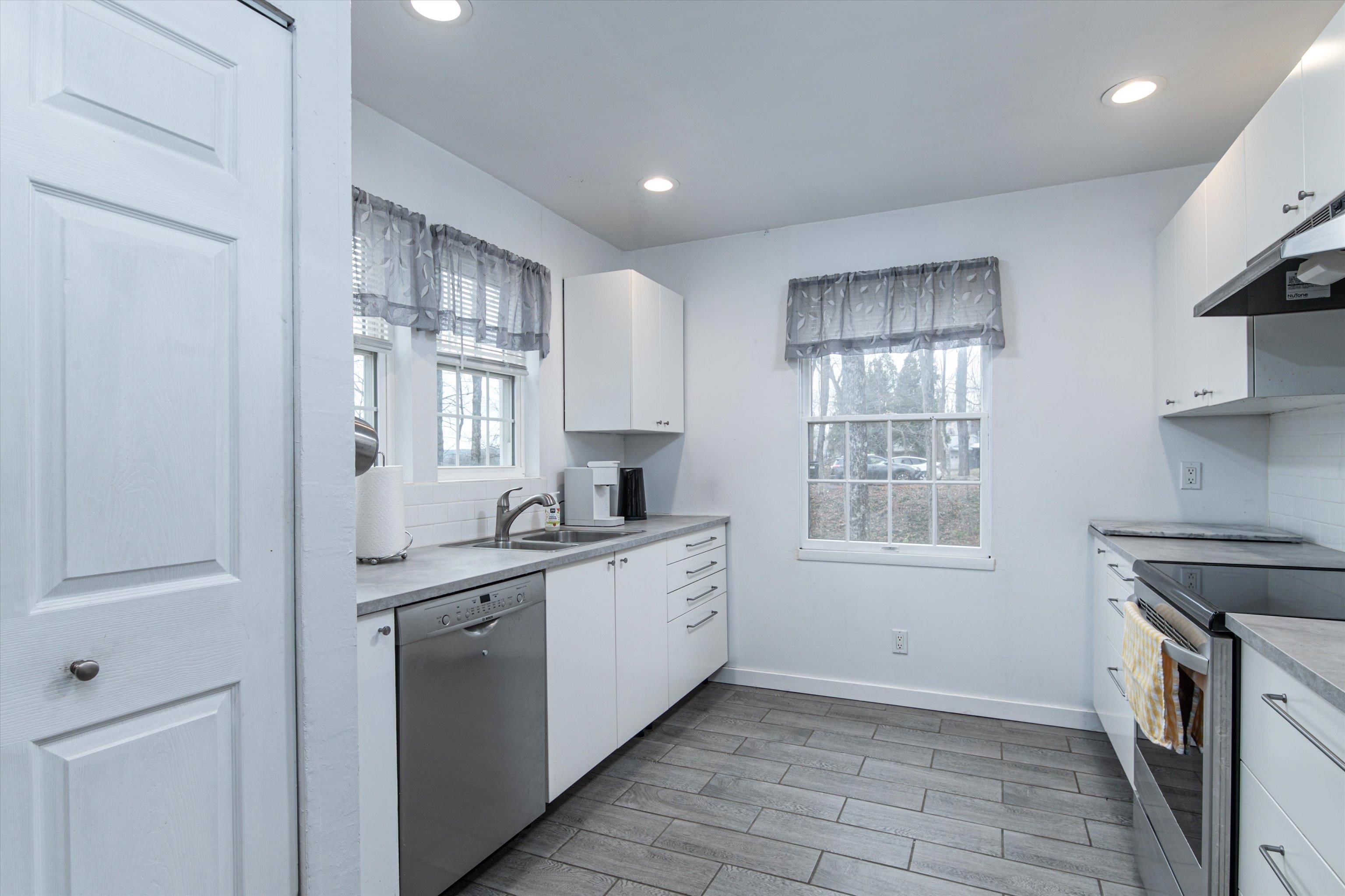 223 Eureka Road Springfield, VT 05156 - Photo 7 of 34