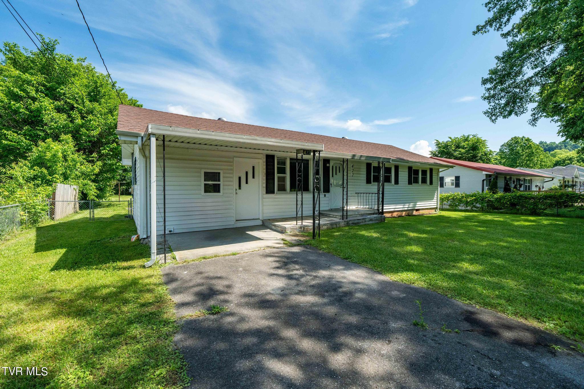 422 Gap Creek Road Elizabethton, TN 37643 - Photo 2 of 26 422 Gap Creek Road (4 of 40)