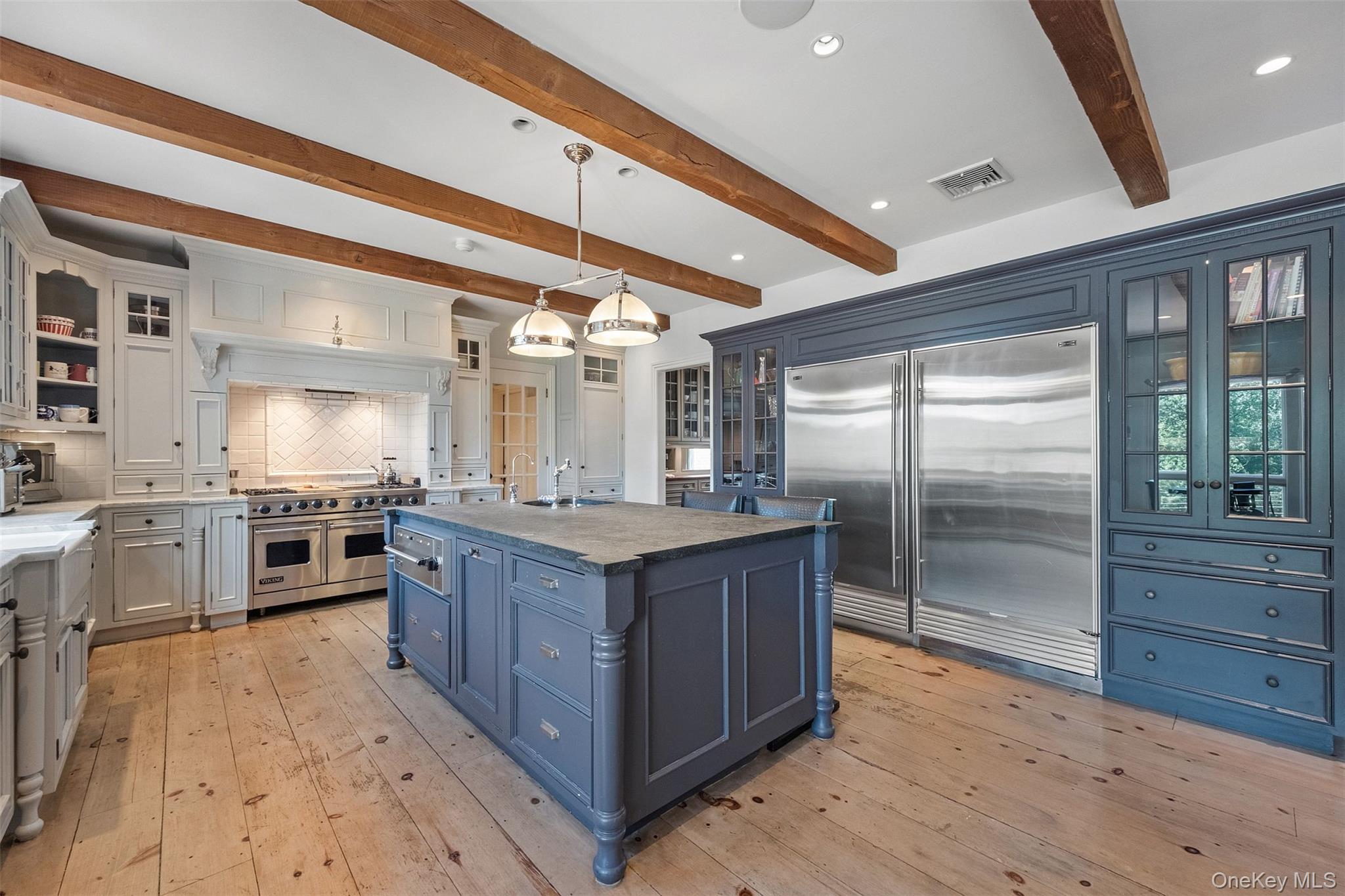 8 Ridgeview Circle Armonk, NY 10504 - Photo 11 of 37