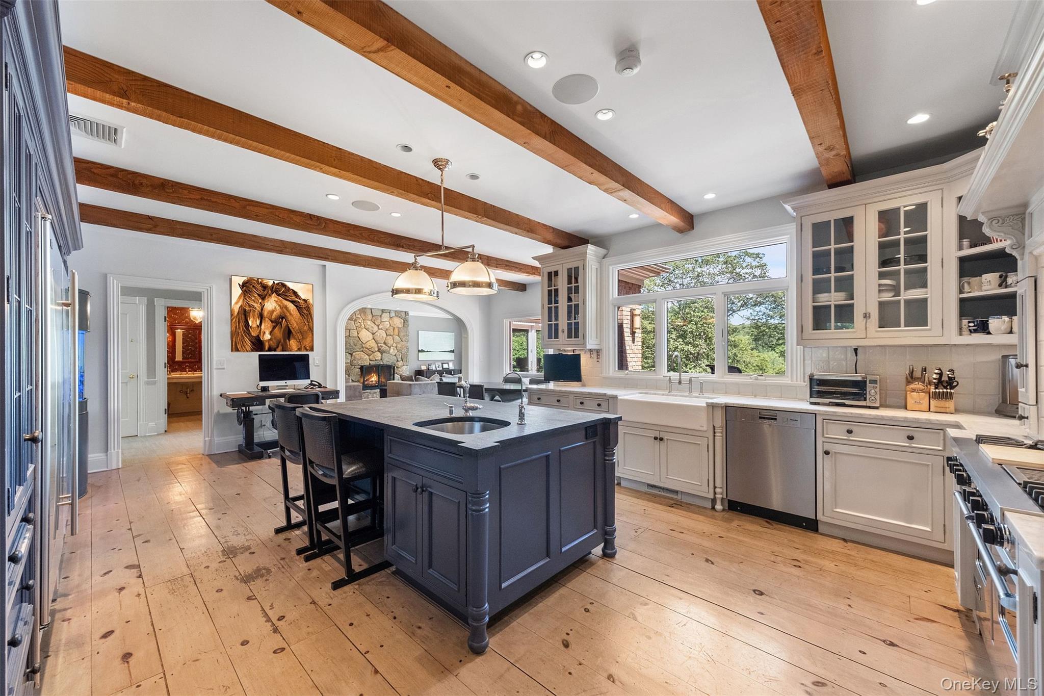 8 Ridgeview Circle Armonk, NY 10504 - Photo 10 of 37