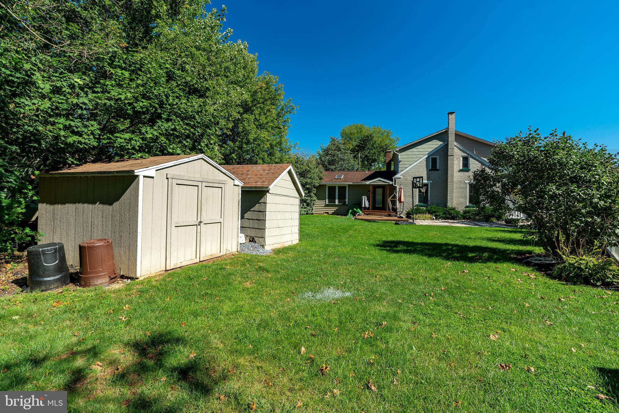 612 North Cedar Street Lititz, PA 17543 - Photo 6 of 37