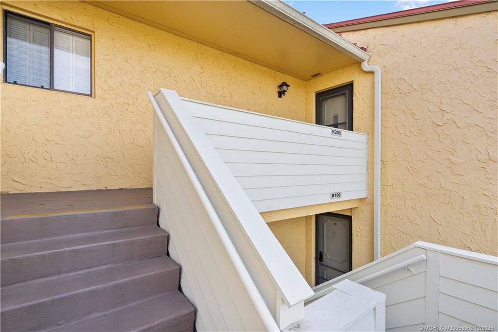 5313 Southeast Miles Grant Road, Unit K209 Stuart, FL 34997 - Photo 21 of 34 a view of entryway