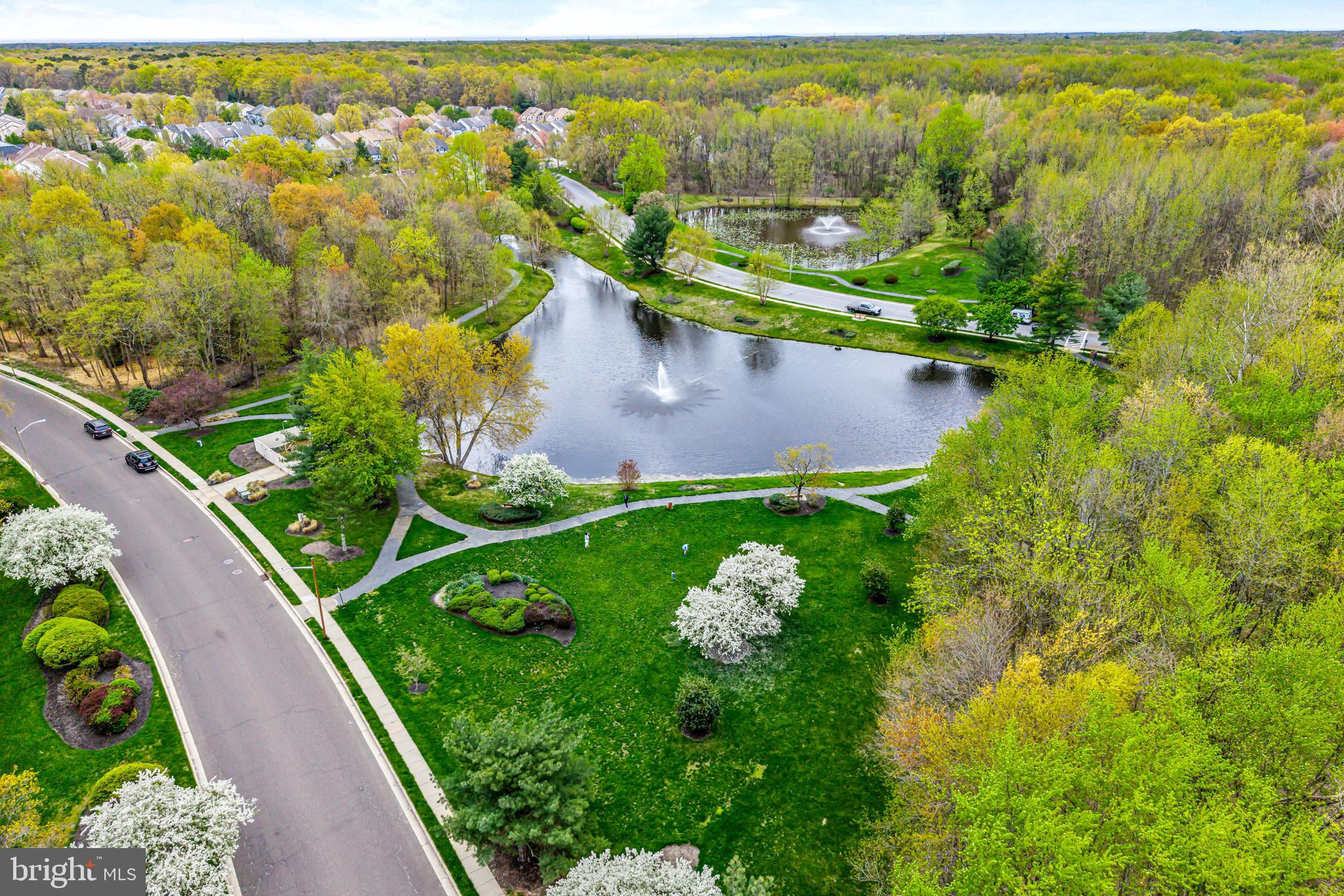 3305A Ramsbury Court Mount Laurel, NJ 08054 - Photo 25 of 27 a view of a garden with an outdoor space