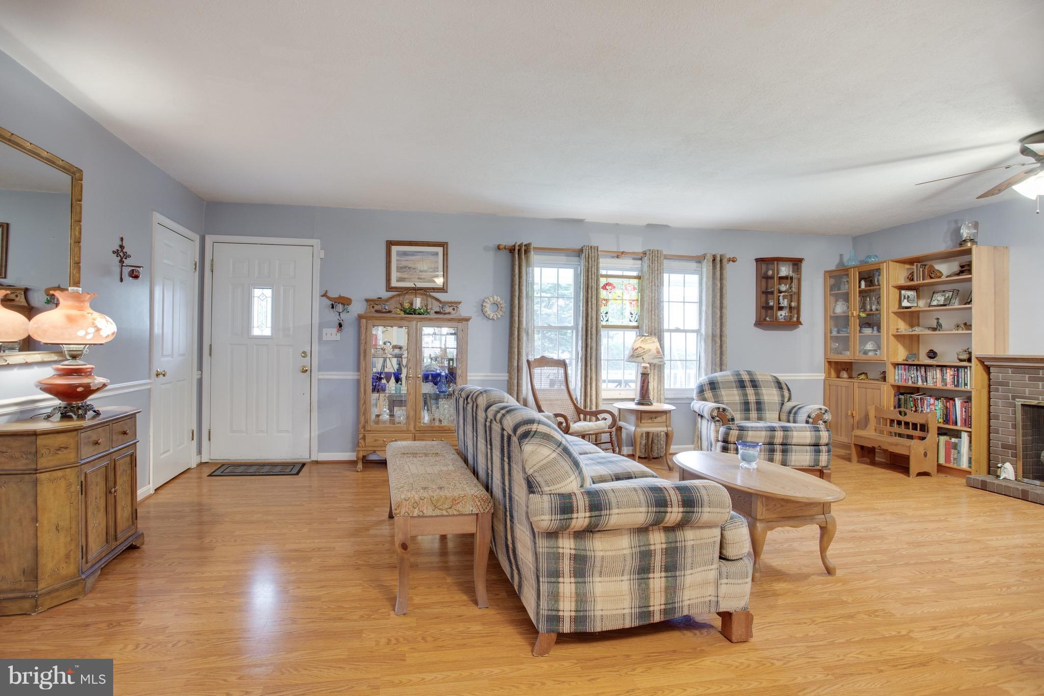 296 Jones Station Road Arnold, MD 21012 - Photo 13 of 30 Living Room