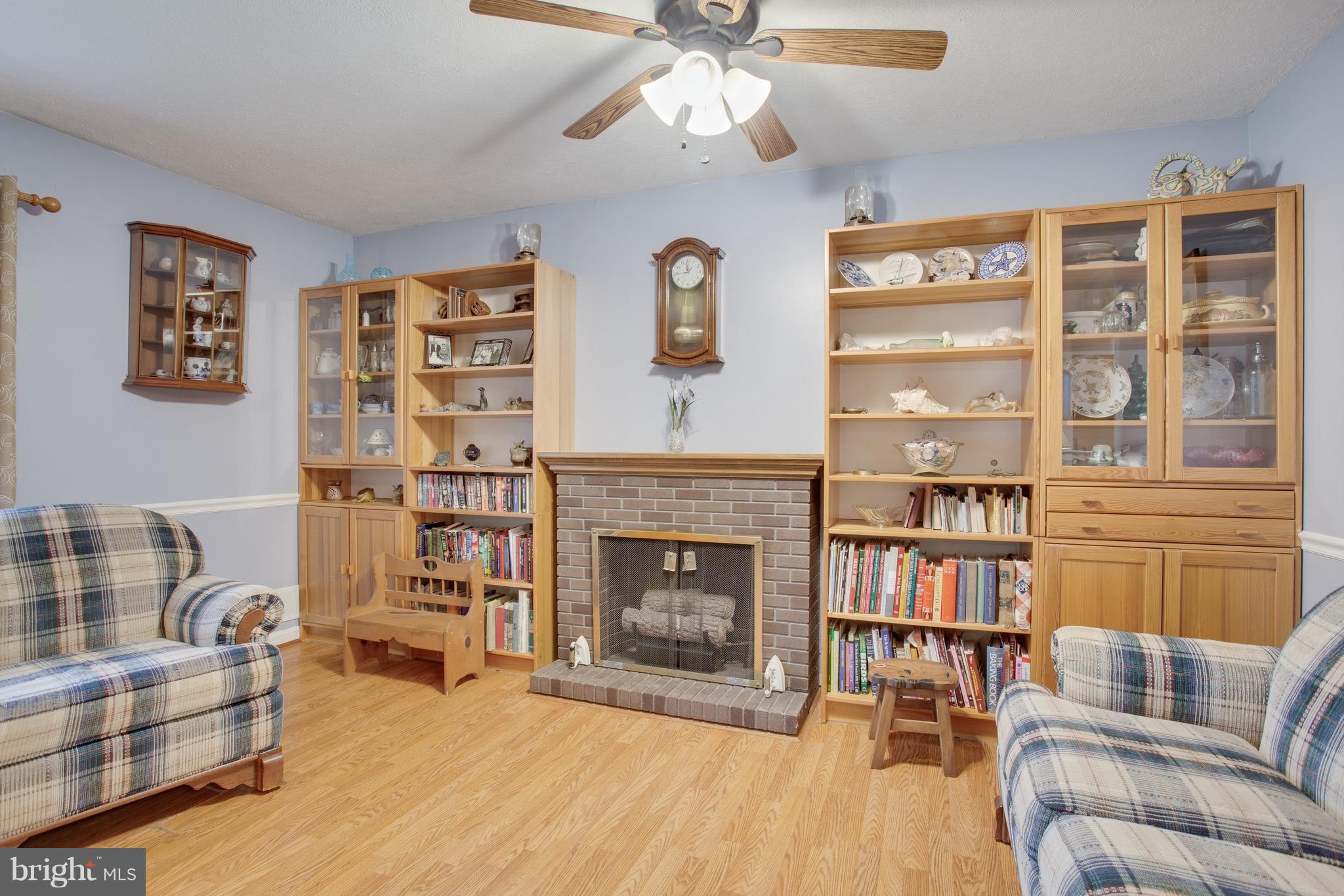 296 Jones Station Road Arnold, MD 21012 - Photo 15 of 30 Living Room