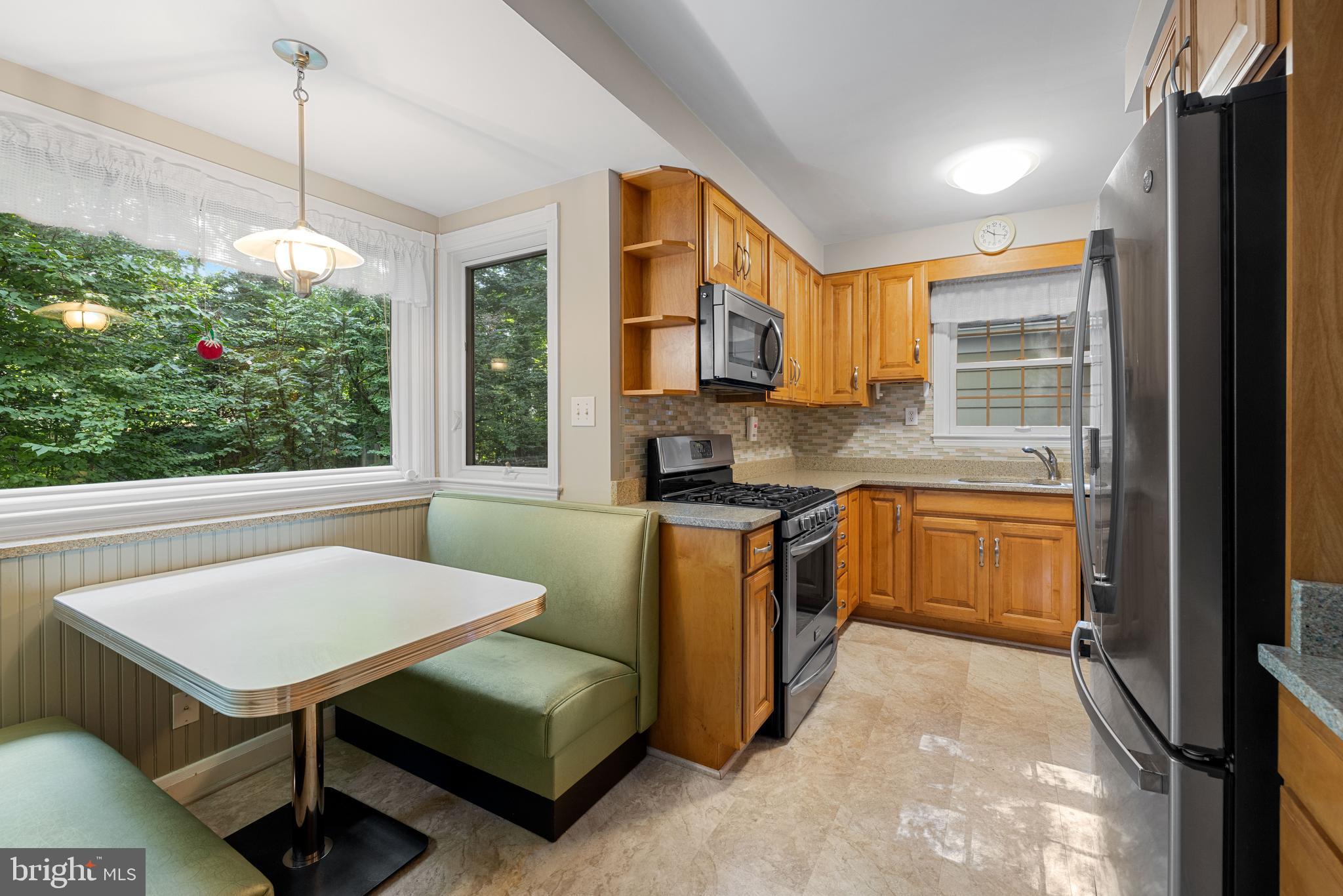 21 Overhill Road Catonsville, MD 21228 - Photo 3 of 32 Kitchen