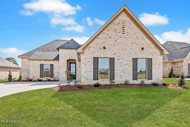 $399,900 | 1014 Kensington Drive, Flowood, MS 39232