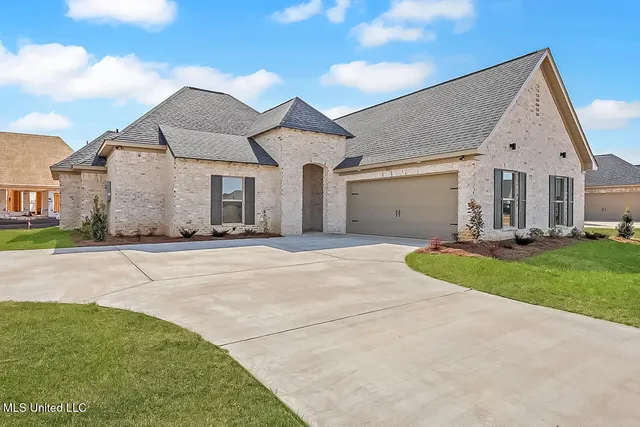 $399,900 | 1014 Kensington Drive, Flowood, MS 39232