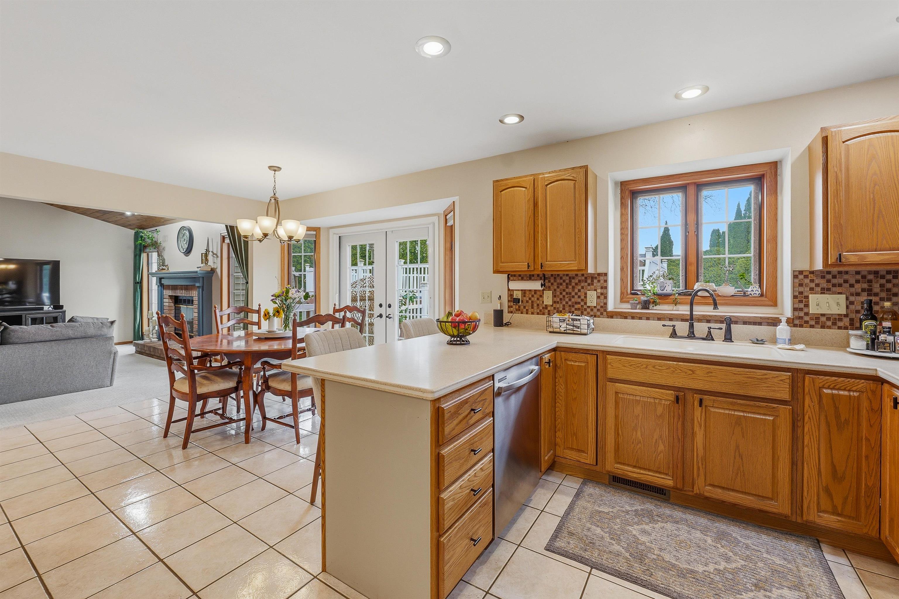 321 Morgan Lane Beaver Dam, WI 53916 - Photo 10 of 44