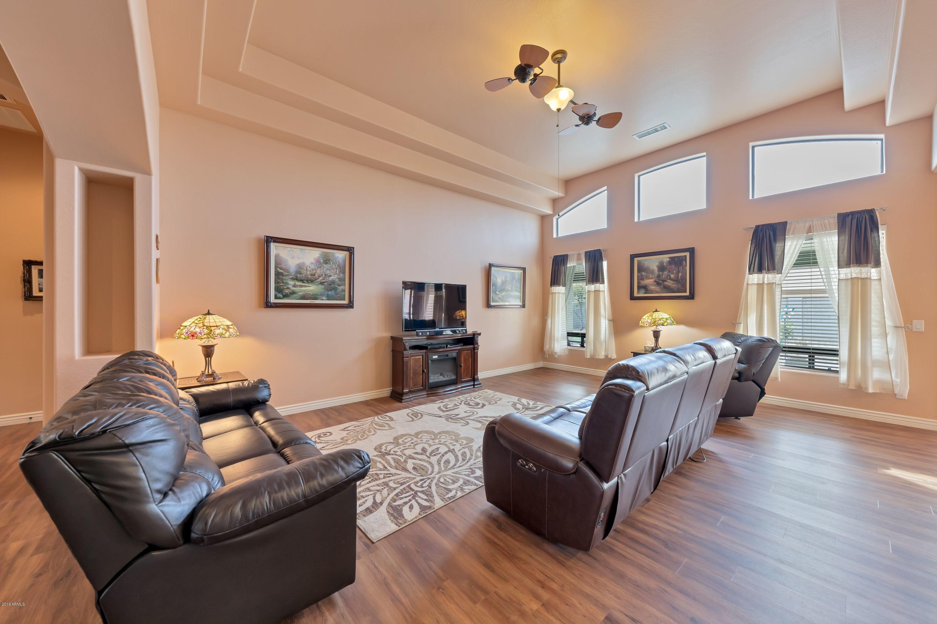 882 South Del Rio Court Apache Junction, AZ 85119 - Photo 4 of 32 73a8027