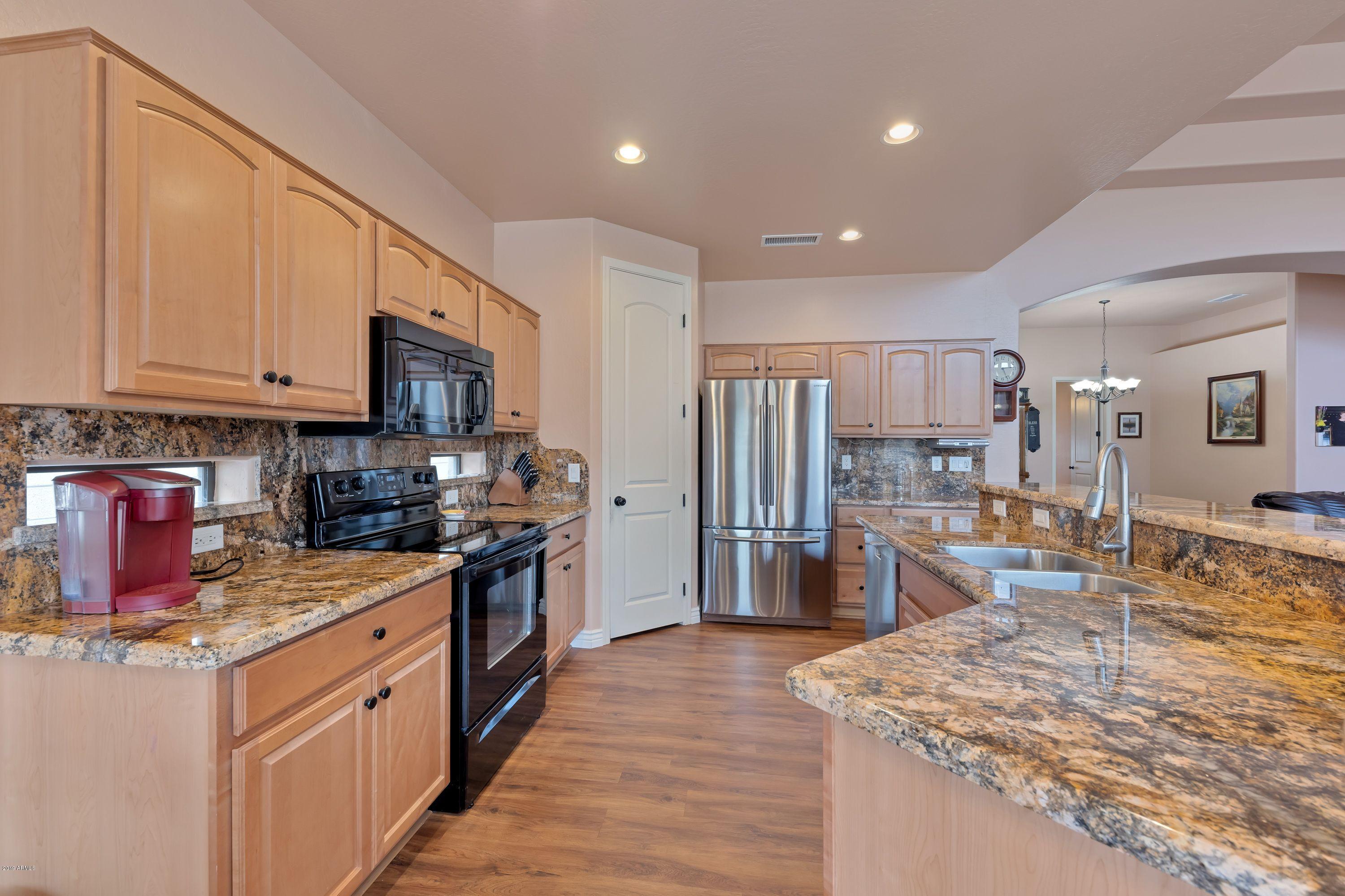 882 South Del Rio Court Apache Junction, AZ 85119 - Photo 7 of 32 73a8045