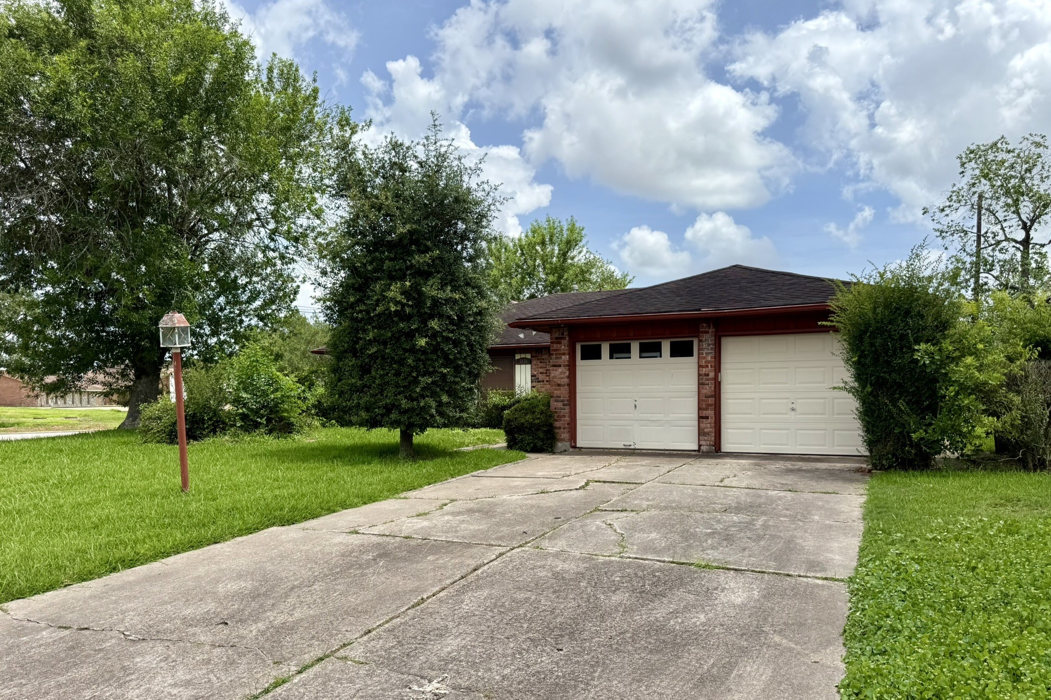 5434 Botany Lane Houston, TX 77048 - Photo 3 of 18