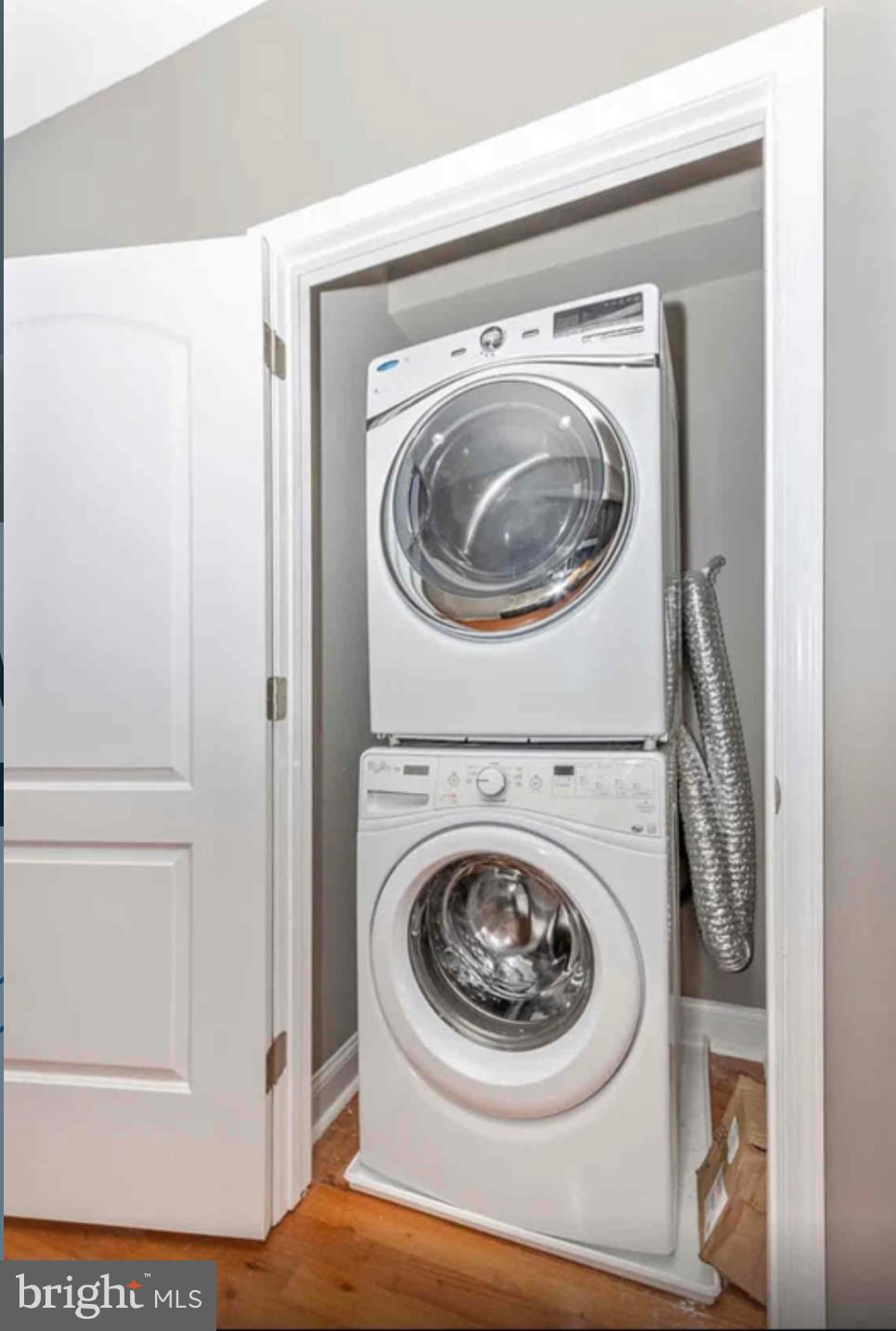1112 Rutland Avenue Baltimore, MD 21213 - Photo 7 of 22 a utility room with dryer and washer