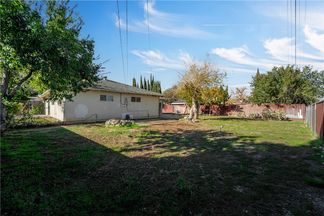 41522 Rimfield Avenue Lancaster, CA 93536 - Photo 13 of 16 Backyard