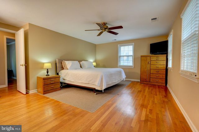 $639,900 | 10609 Seneca Spring Way, Montgomery Village, MD 20886