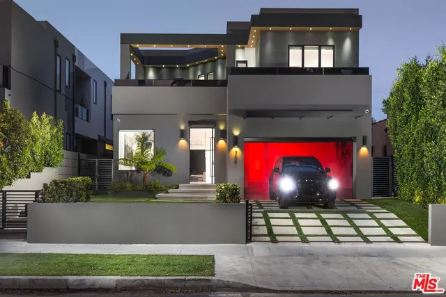 a view of a building with a fountain