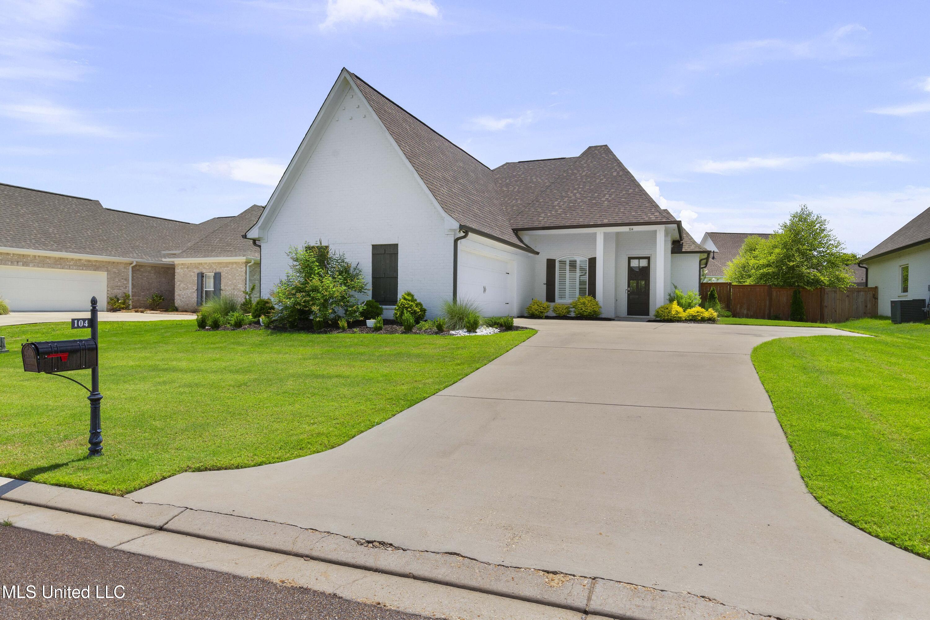 104 Bridgewater Loop-2