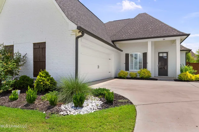 $459,999 | 104 Bridgewater Loop, Madison, MS 39110