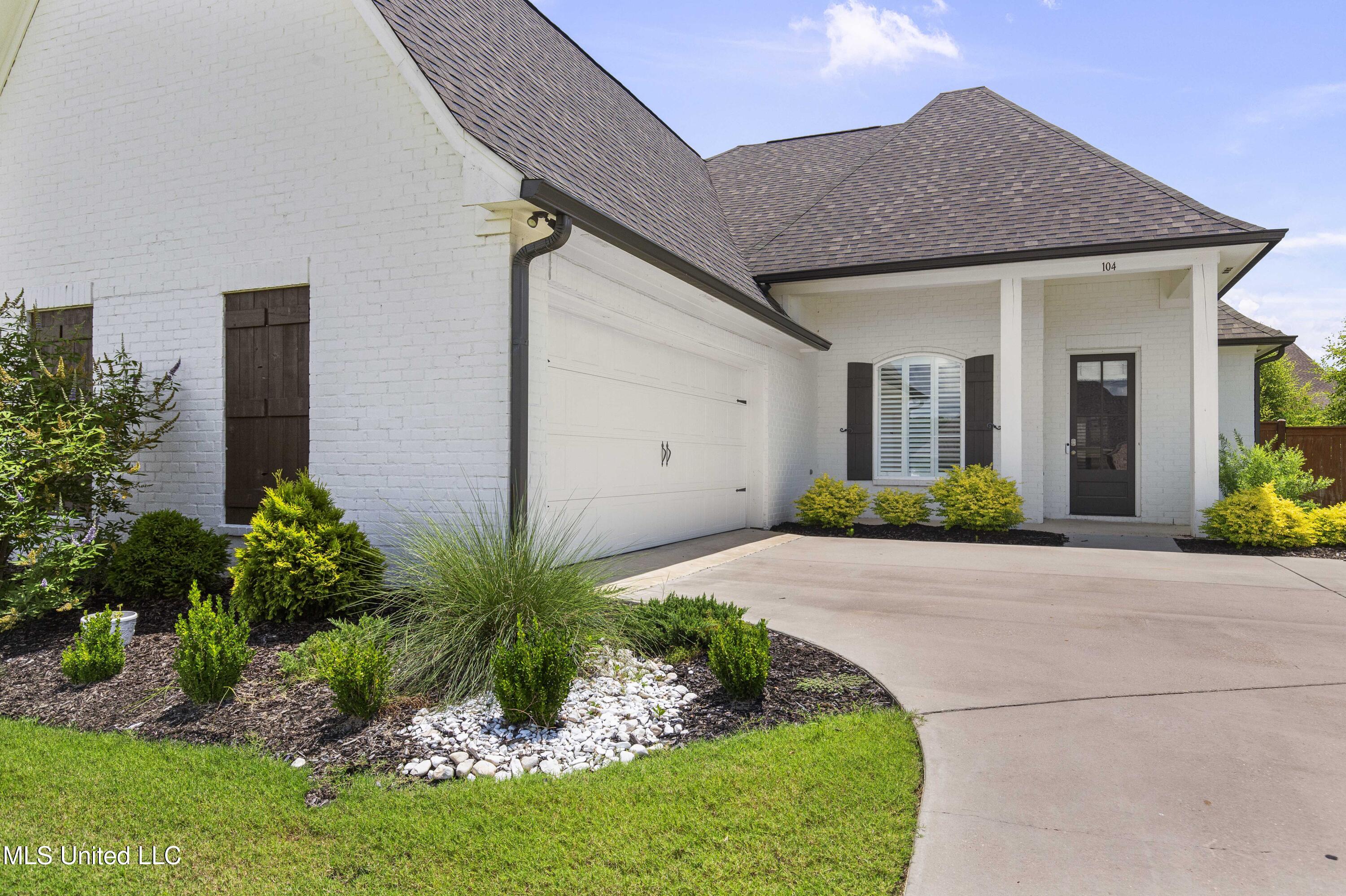 104 Bridgewater Loop Madison, MS 39110 - Photo 2 of 41 104 Bridgewater Loop-4