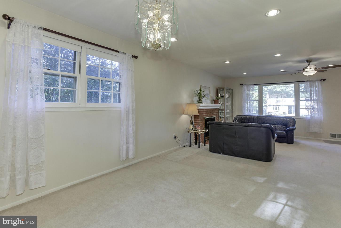 5523 Moultrie Road Springfield, VA 22151 - Photo 12 of 17 Family Room