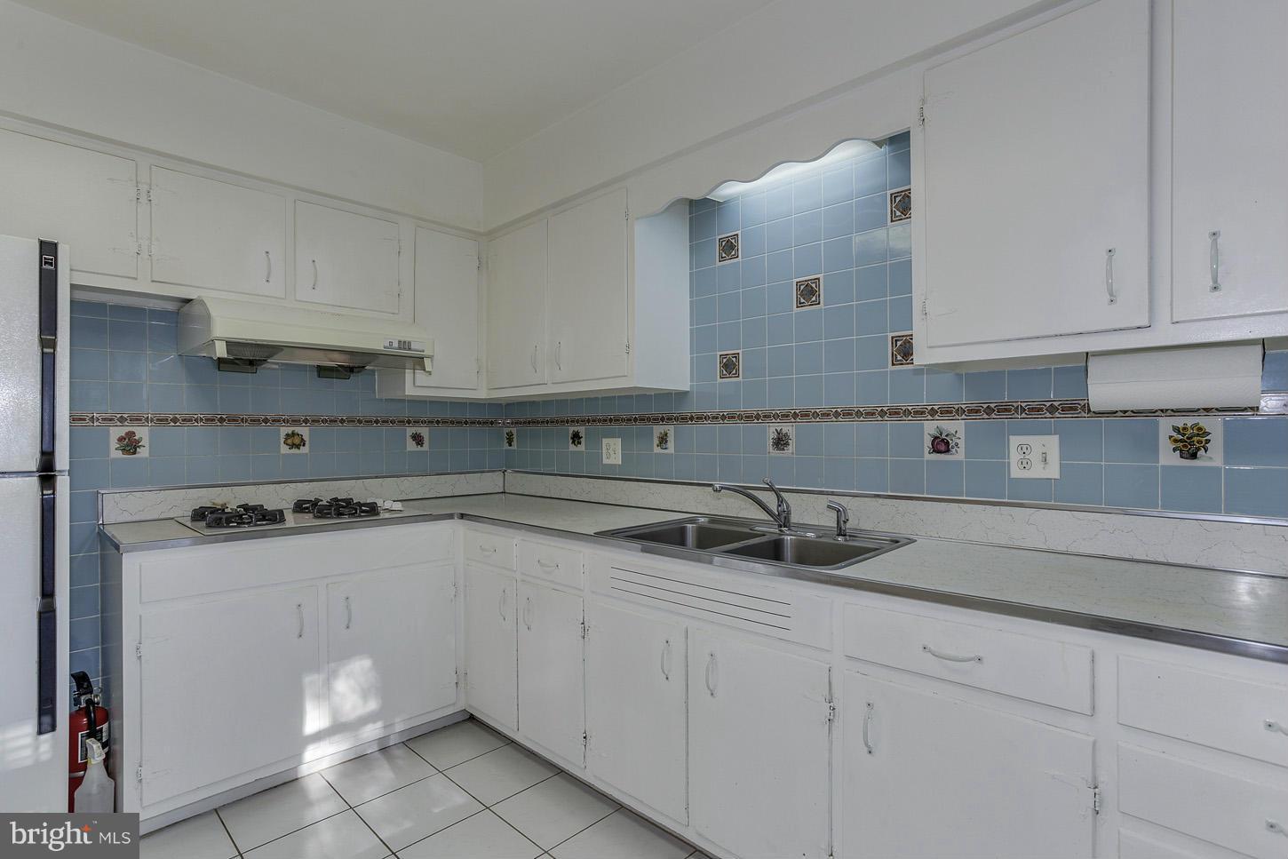 5523 Moultrie Road Springfield, VA 22151 - Photo 9 of 17 Kitchen