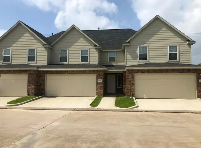 $1,695 | 12035 Clifton Oaks Drive, Houston, TX 77099