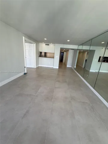 $2,900 | Omni, Miami, FL 33132