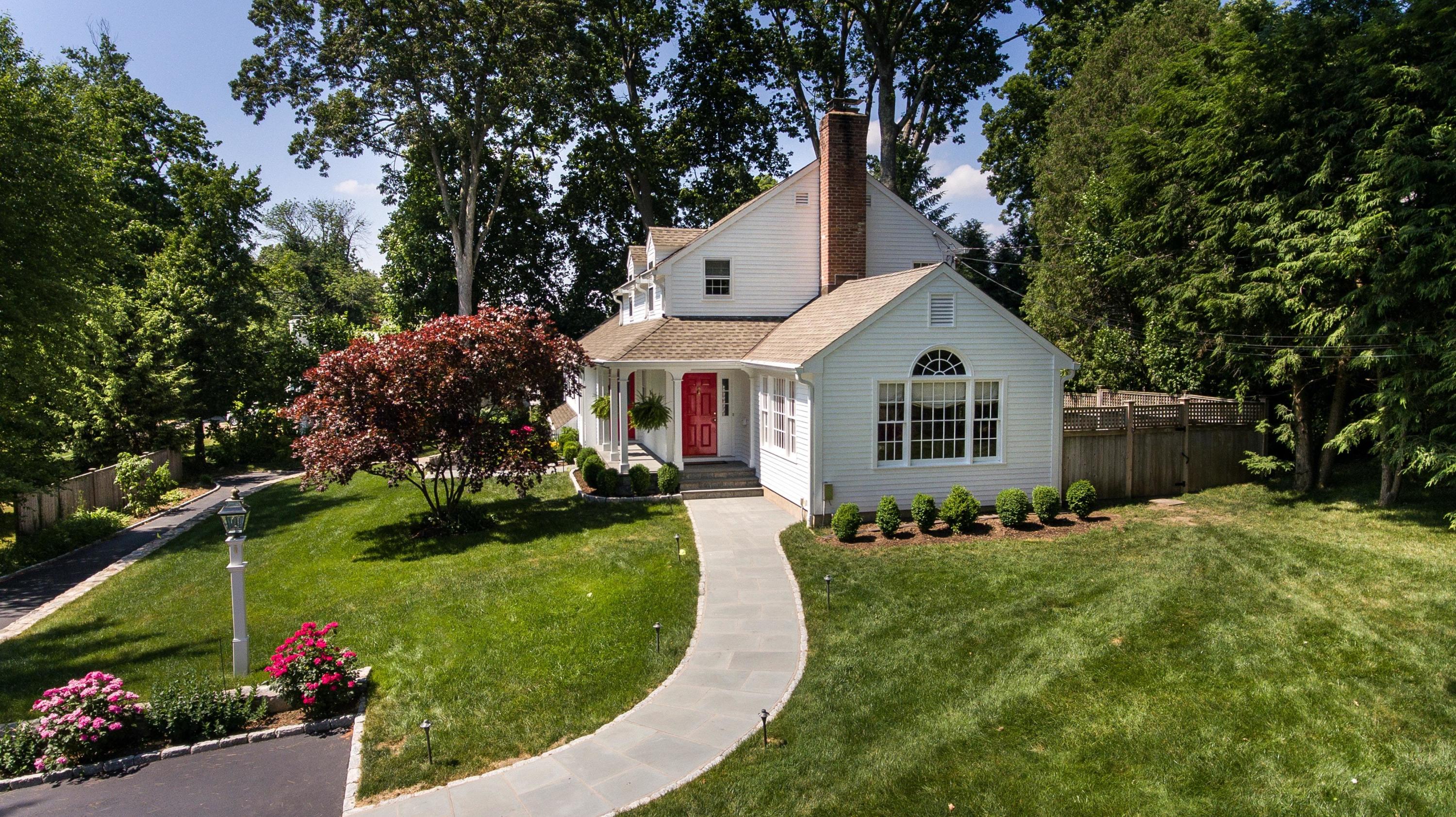 53 Brooks Road New Canaan, CT 06840 - Photo 2 of 29 026-268157-DJI_0055