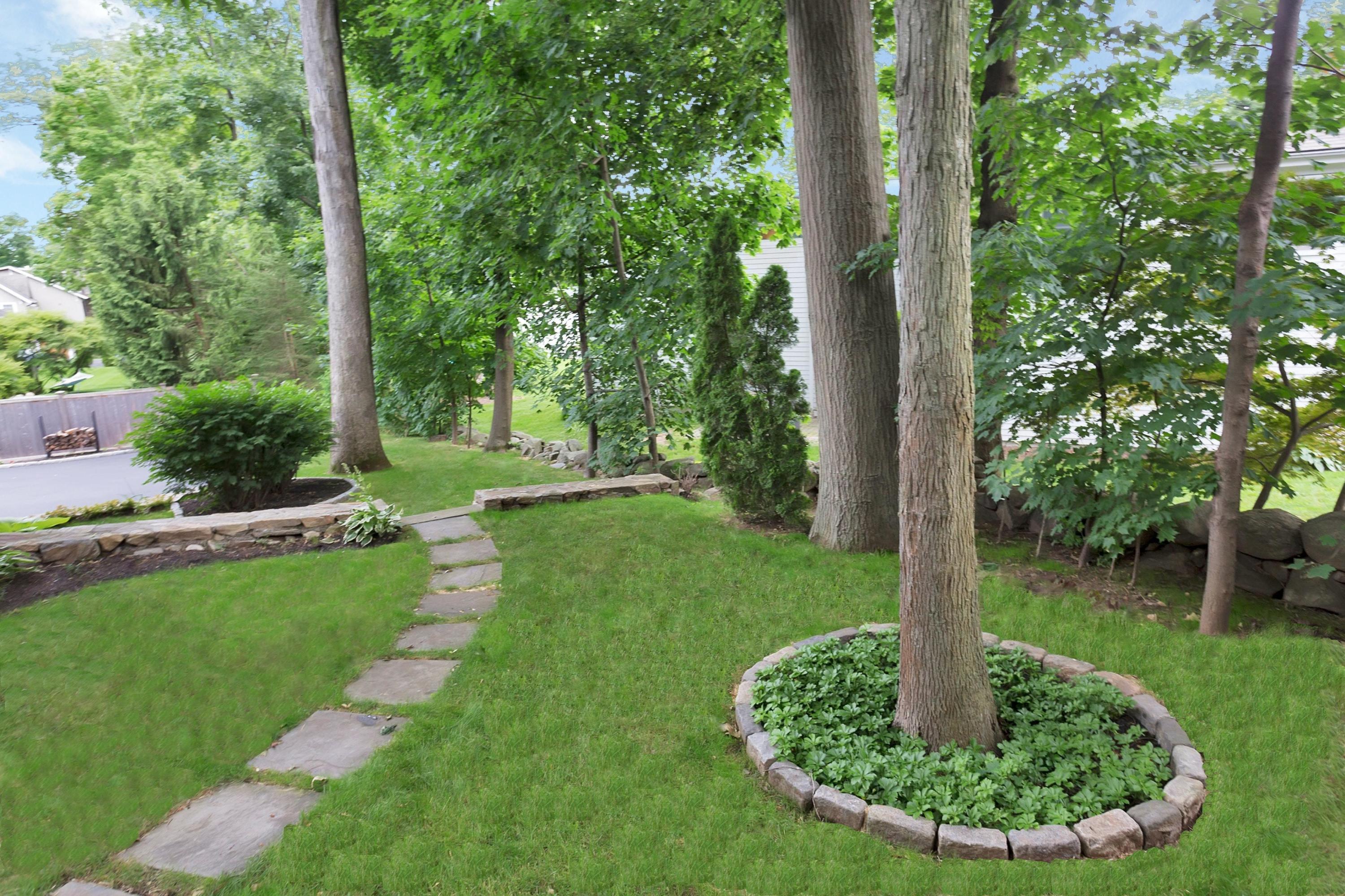 53 Brooks Road New Canaan, CT 06840 - Photo 5 of 29 106-268157-170211752-11 edit_7965452