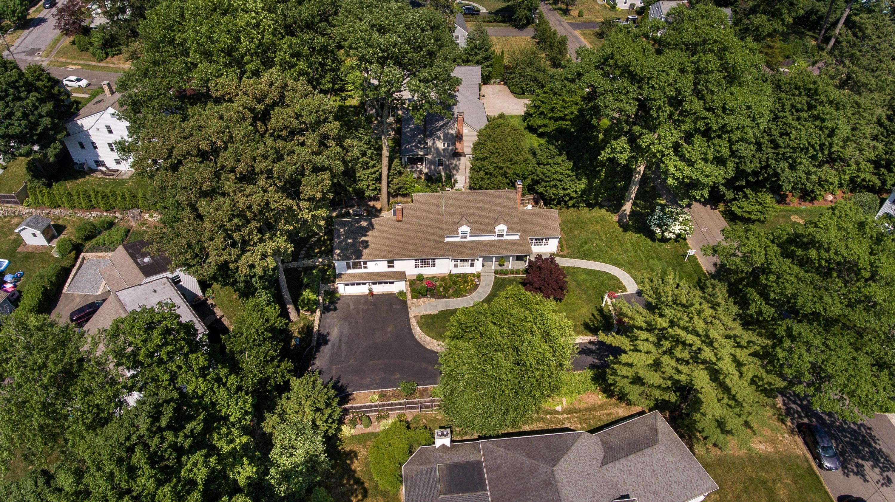 53 Brooks Road New Canaan, CT 06840 - Photo 7 of 29 025-268157-DJI_0104