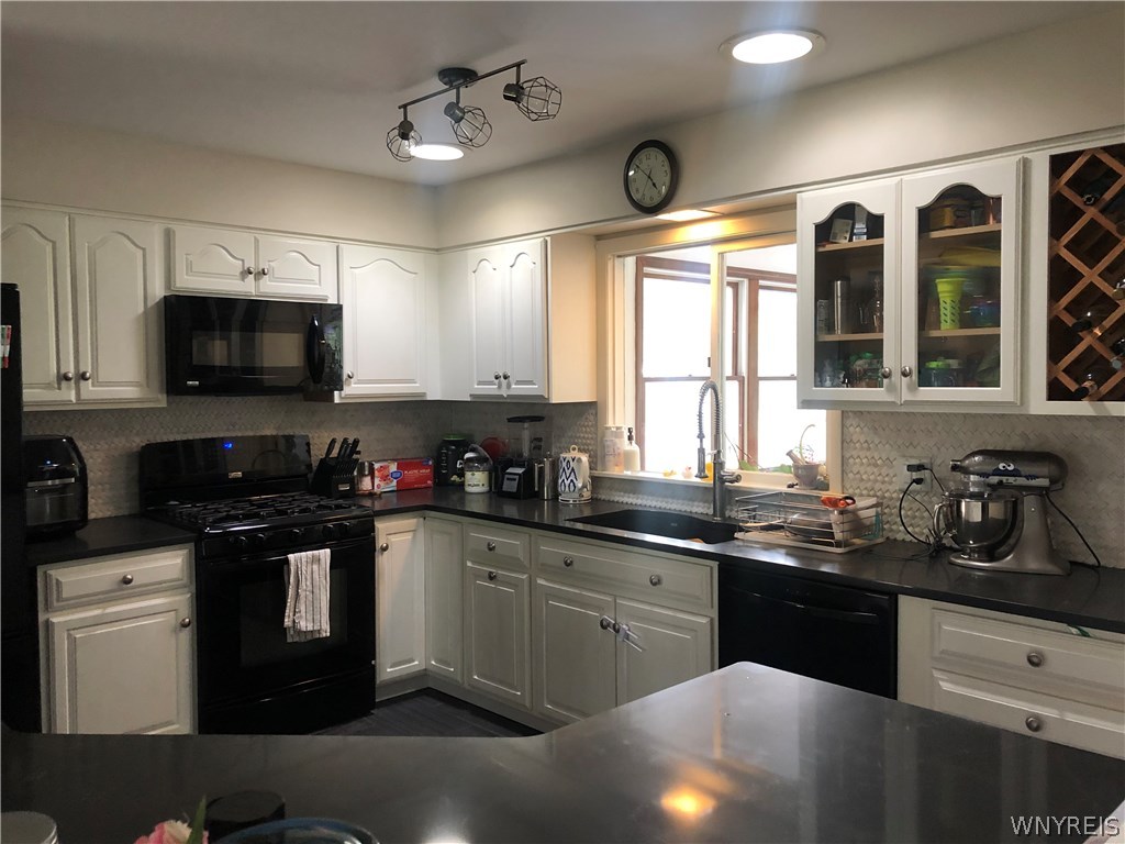 2 Naramore Drive Batavia City, NY 14020 - Photo 11 of 25