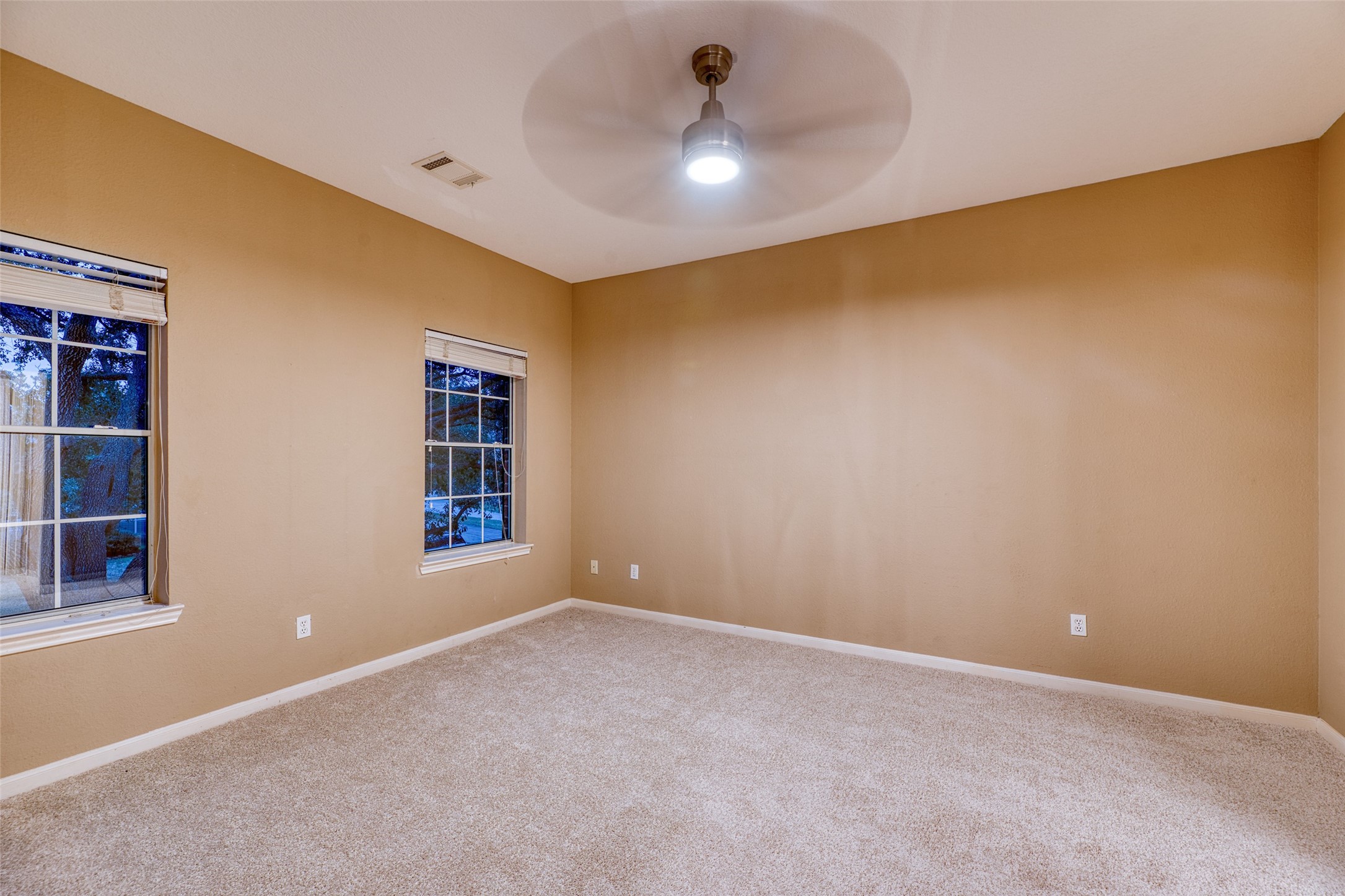 19303 Allview Lane Houston, TX 77094 - Photo 28 of 50 Secondary bedroom with neutral tones and plush carpet.