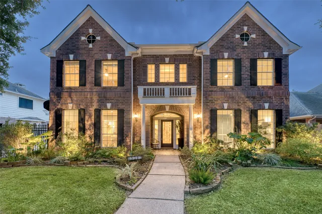 $739,000 | 19303 Allview Lane, Houston, TX 77094