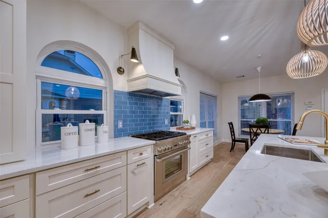 $739,000 | 19303 Allview Lane, Houston, TX 77094