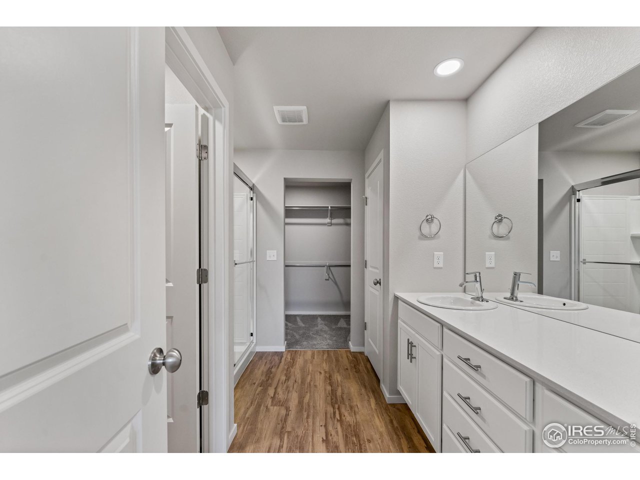 6615 4th St Road, Unit 1 Greeley, CO 80634 - Photo 19 of 31 Primary Bath