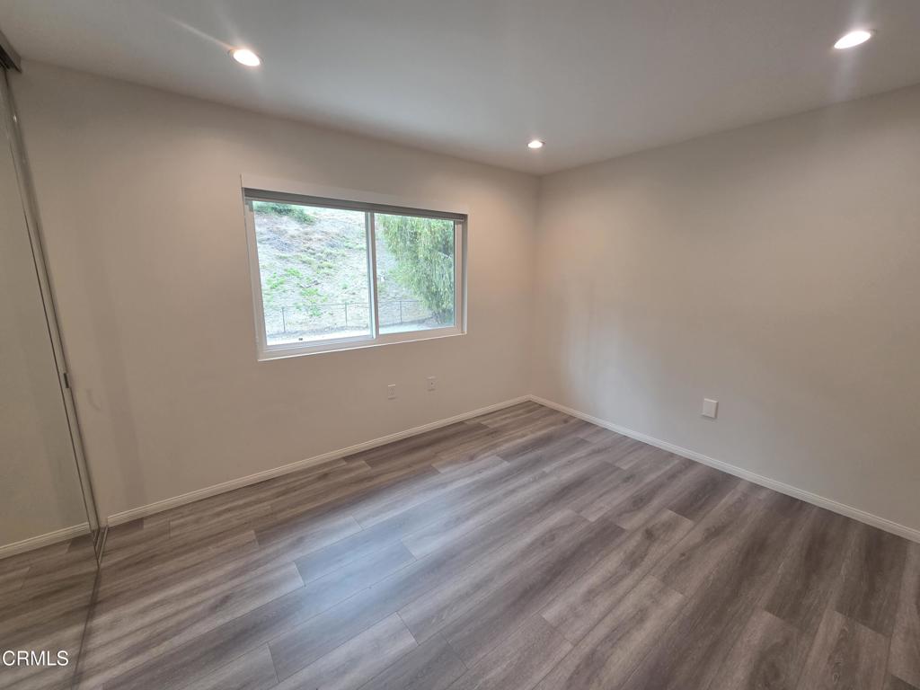 2915 Hopeton Road La Crescenta, CA 91214 - Photo 16 of 28 16 bed