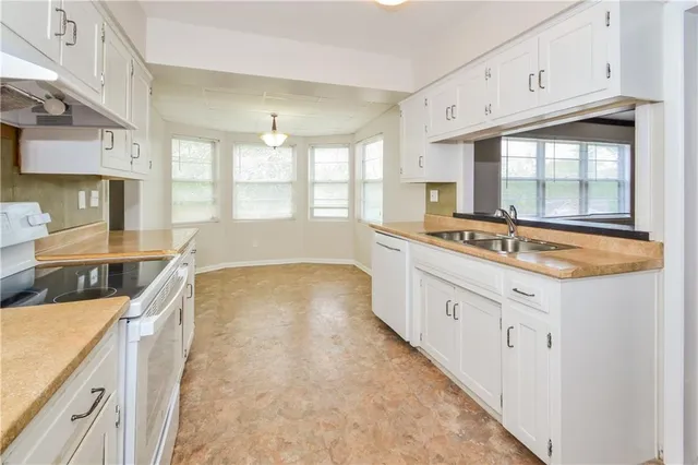 $2,405 | 3631 South Forest Avenue, Independence, MO 64052