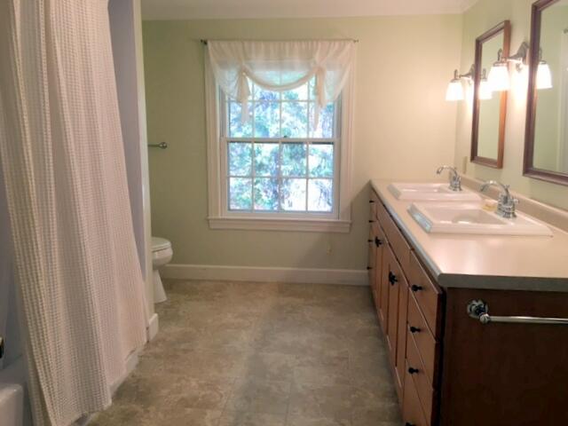 10 Lloyd Road Waterville, ME 04901 - Photo 24 of 37 Large full bath