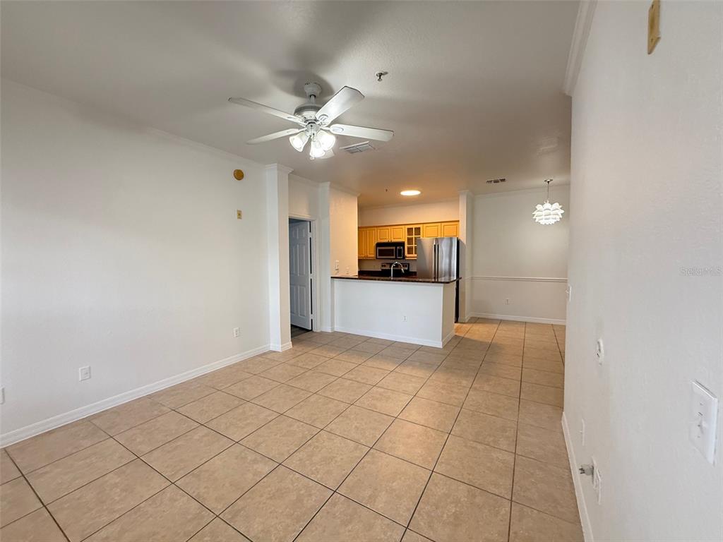 3611 Conroy Road, Unit 825 Orlando, FL 32839 - Photo 4 of 20